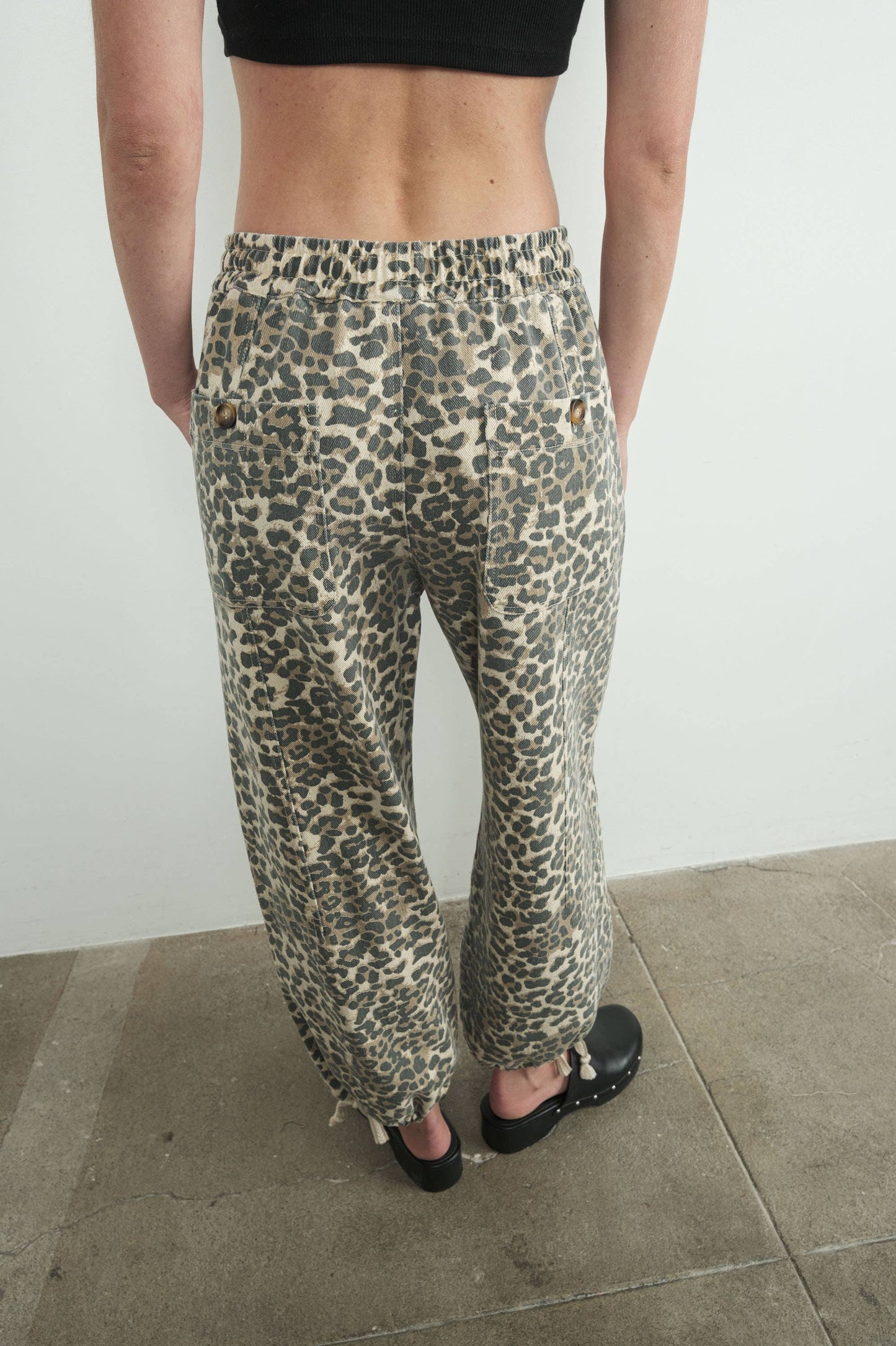 Leo - LEOPARD PRINT RELAXED FIT PULL-ON PANTS