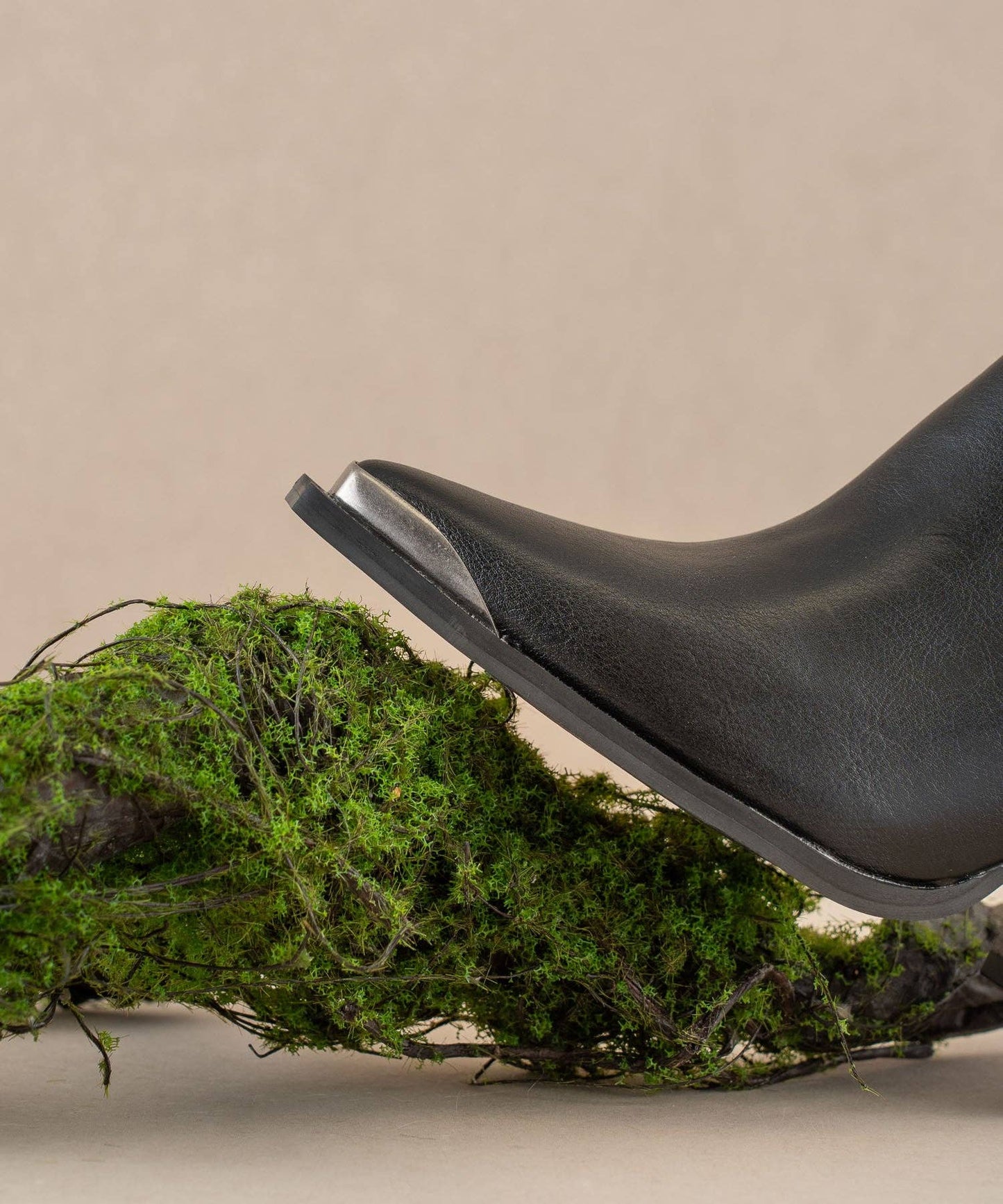 Oasis Society The Frankie Black | Pointed Toe Cap Bootie