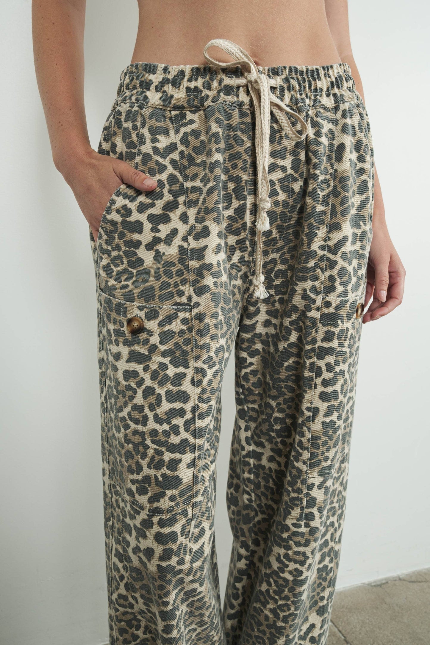 Leo - LEOPARD PRINT RELAXED FIT PULL-ON PANTS