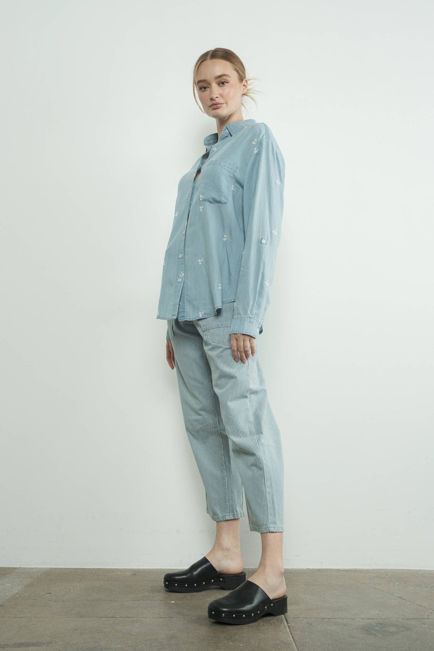 Bailey - Barrel Denim Pants With Eyelet Waist