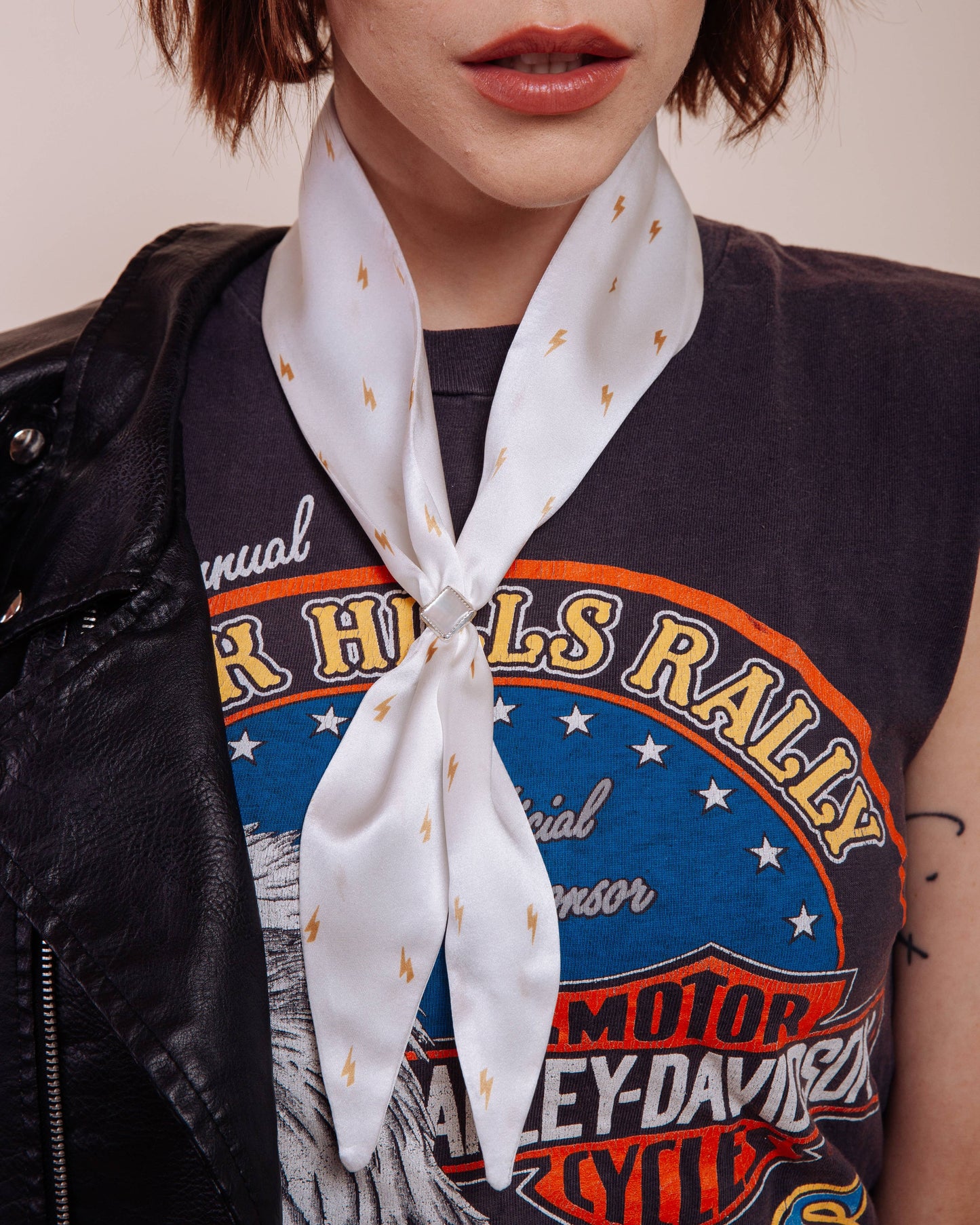 The Thunders White Scarf Tie - I’m with the band