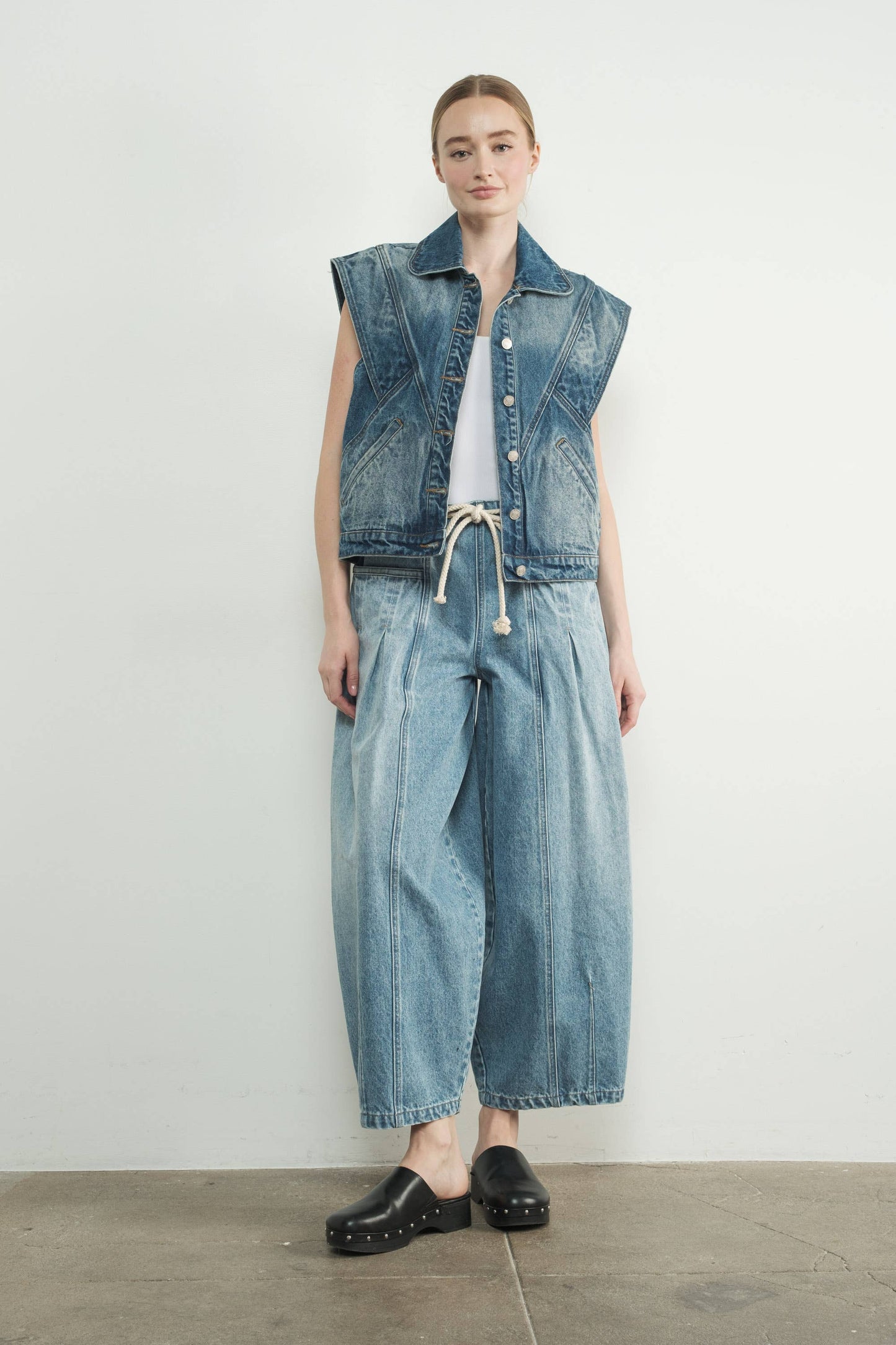 Wendy - WIDE SHOULDER SEAM DETAIL DENIM VEST