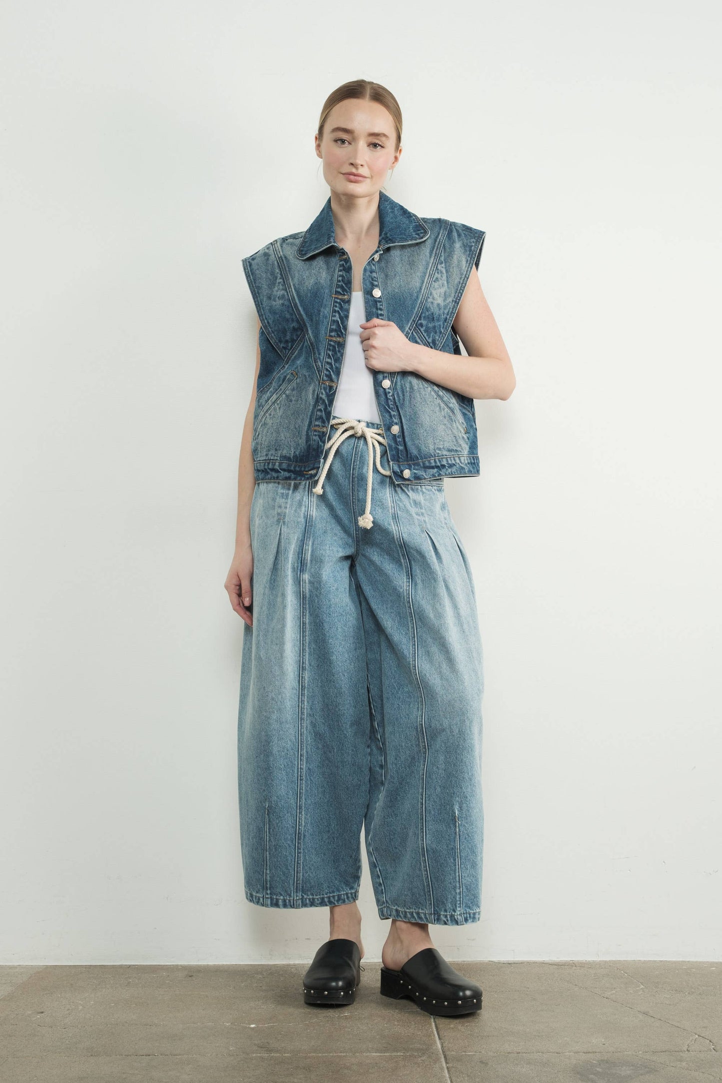 Wendy - WIDE SHOULDER SEAM DETAIL DENIM VEST