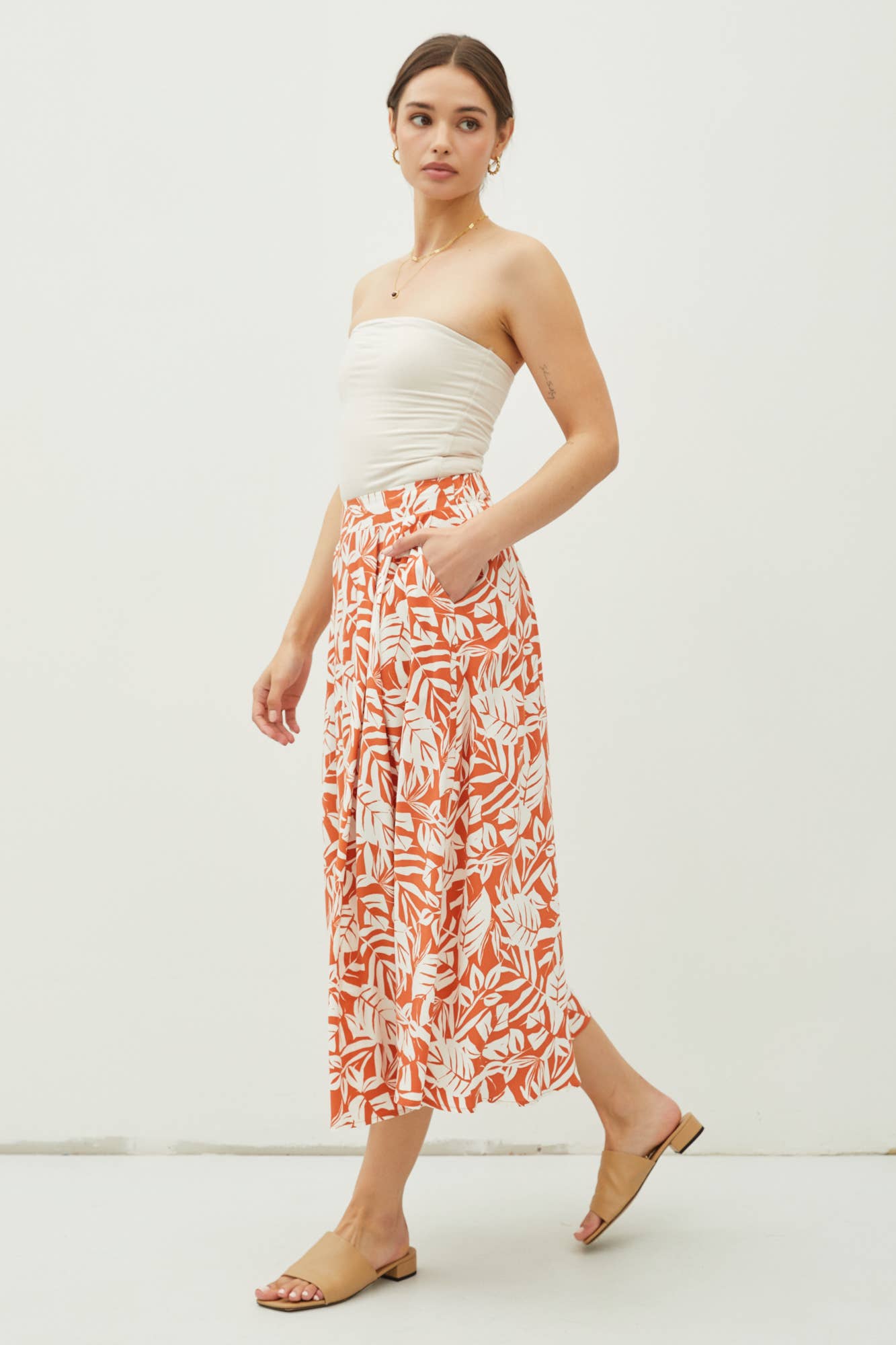 Sami - Tropical Print High Rise Pintucked Midi Skirt