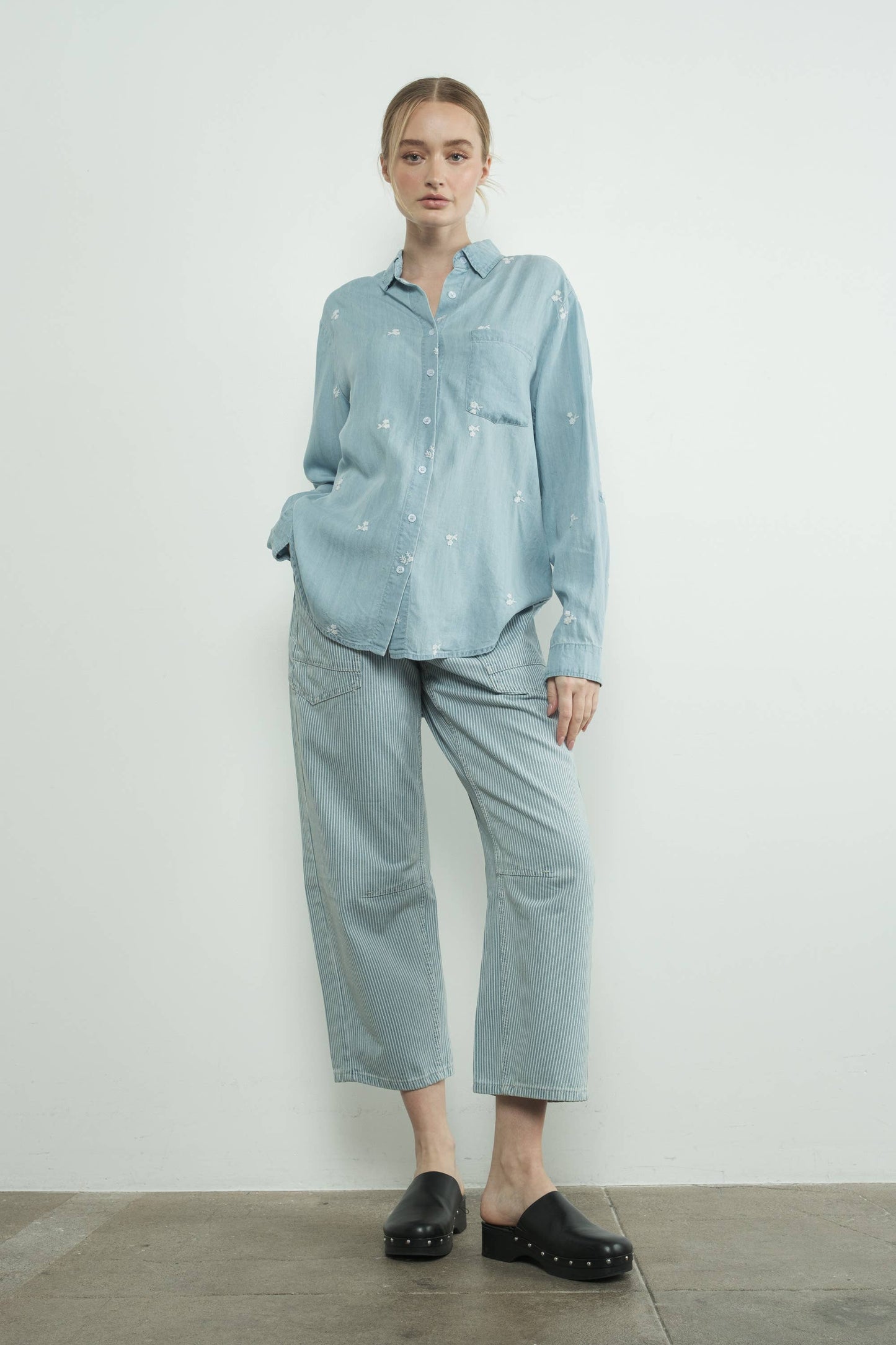 Bailey - Barrel Denim Pants With Eyelet Waist