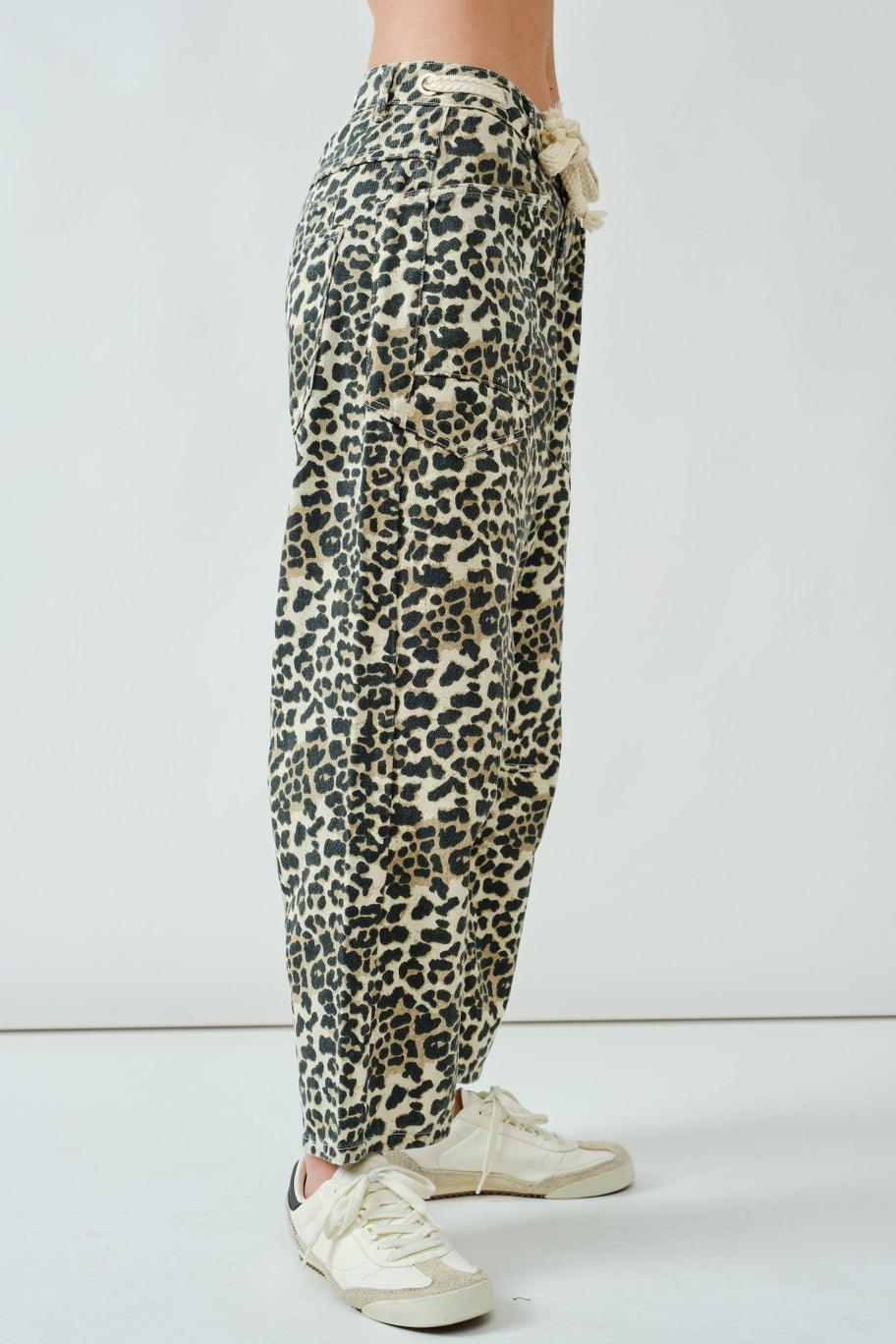 Bailey - Barrel Denim Pants With Eyelet Waist