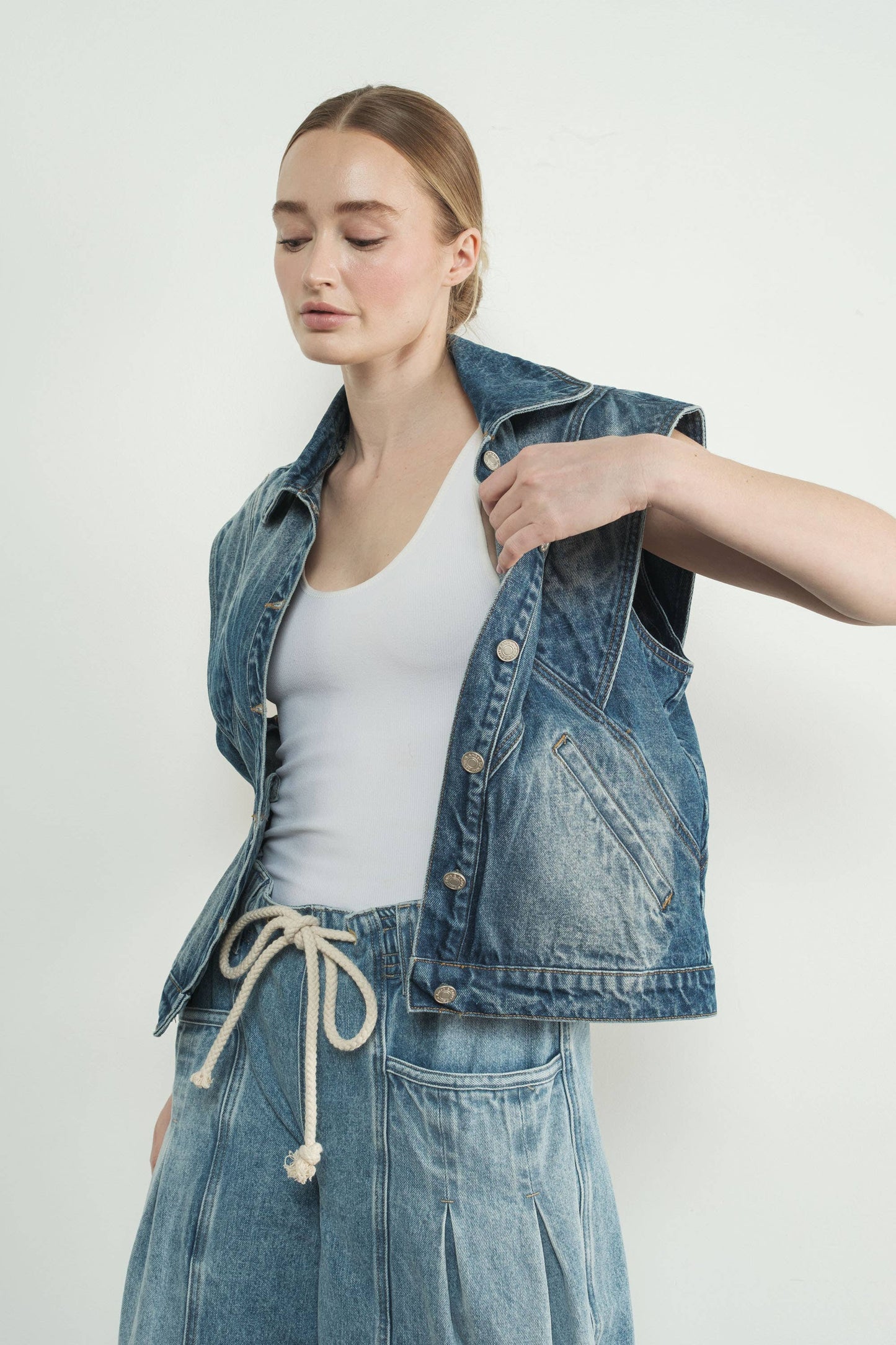 Wendy - WIDE SHOULDER SEAM DETAIL DENIM VEST
