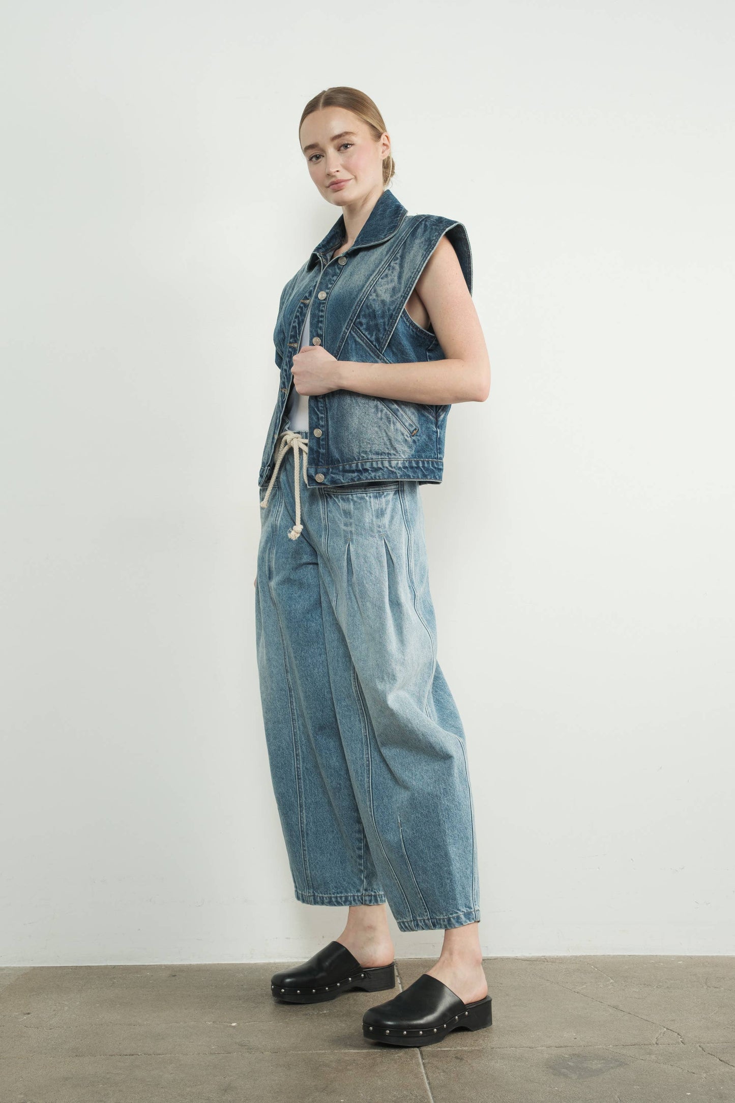 Wendy - WIDE SHOULDER SEAM DETAIL DENIM VEST