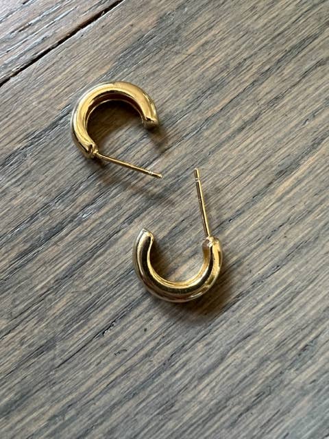 Pearly Girl Hoops
