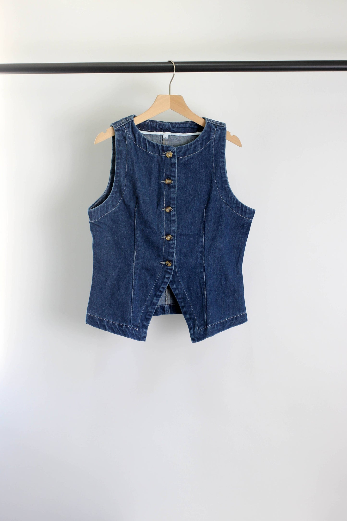 Miki Sleeveless Button-Down Top