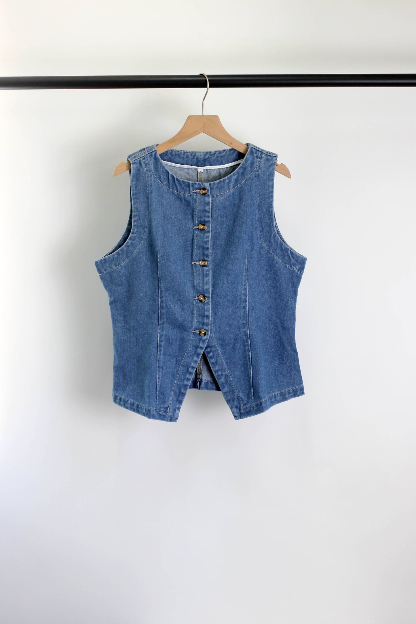 Miki Sleeveless Button-Down Top