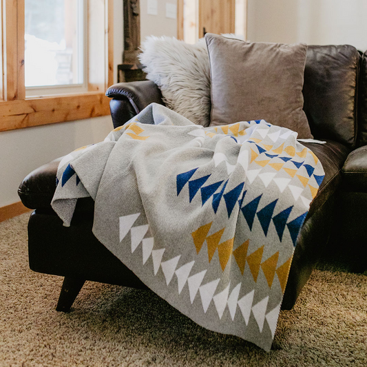 Seek & Swoon Adventure Throw Blanket